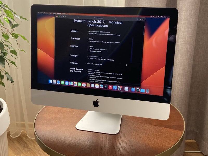 iMac 21 inch 2017 model with thunderbolt 3, usb c ports Carousel 2
