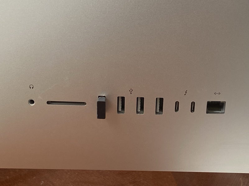 iMac 21 inch 2017 model with thunderbolt 3, usb c ports Carousel 13