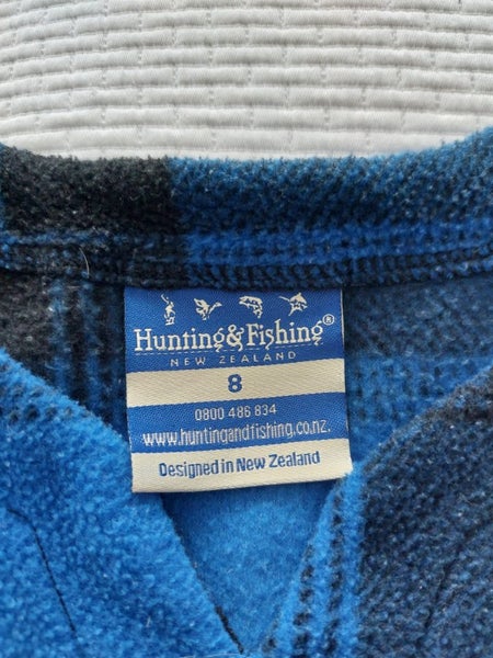 Hunting and fishing fleece t-shirt size 8 Carousel 3