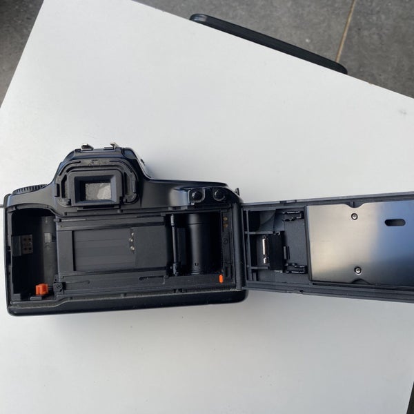 Canon EOS Rebel S II Black Built-In Flash Auto & Manual 35mm SLR Film Camera Carousel 4