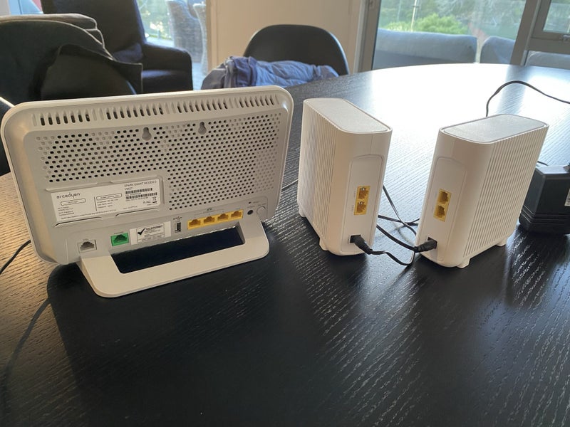 Spark Smart Modem Router 3 plus two x Smart Mesh 2 Carousel 2