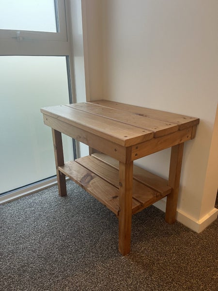 Wooden side table Carousel 1