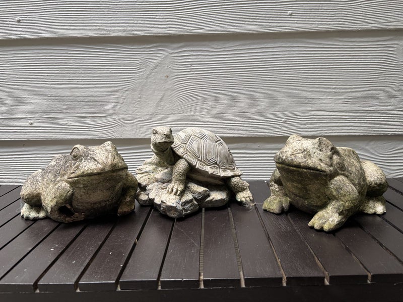 $1 Reserve-Three Garden Friends Carousel 1