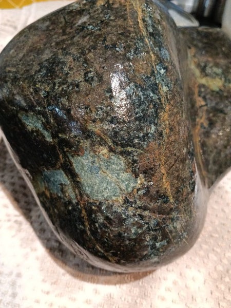 Pounamu rock Carousel 1