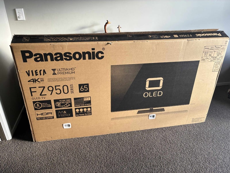 Panasonic FZ950 65" OLED TV Carousel 8