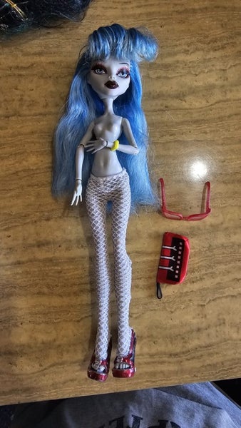 Monster high dawn of the dance ghoulia yelps doll Carousel 1