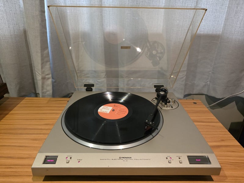 Pioneer PL-8 Direct-Drive Turntable Carousel 2