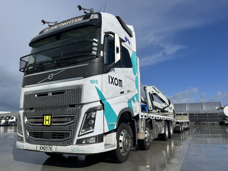 2017 Volvo FH700 Globetrotter Cab / Rear Mounte...