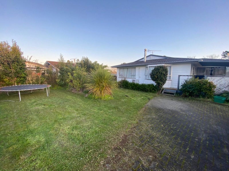 Image 1 of 18