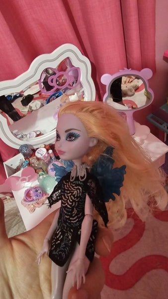 Ever after high faybelle thorn doll Carousel 3