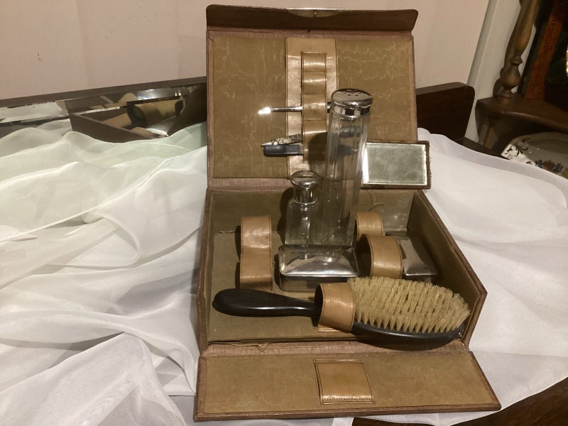 Art Deco faux leather case with vanity fittings Carousel 1