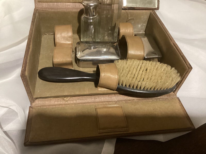 Art Deco faux leather case with vanity fittings Carousel 2