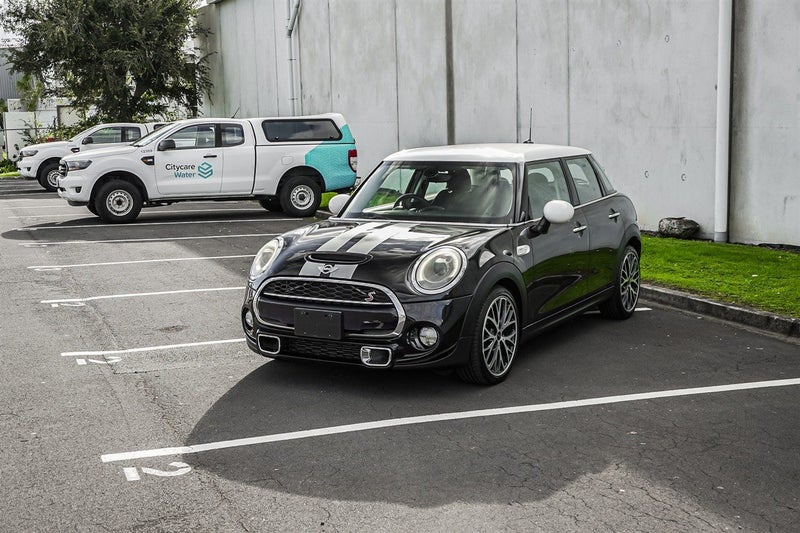 2015 MINI Cooper S 2.0440789290829762566
