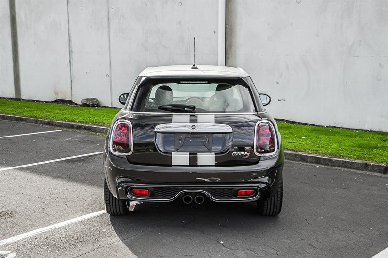 2015 MINI Cooper S 2.04407892908297625610