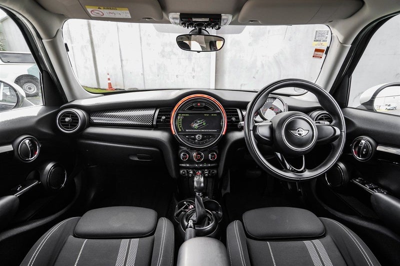 2015 MINI Cooper S 2.04407892908297625613