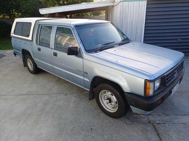 1990 Mitsubishi L200