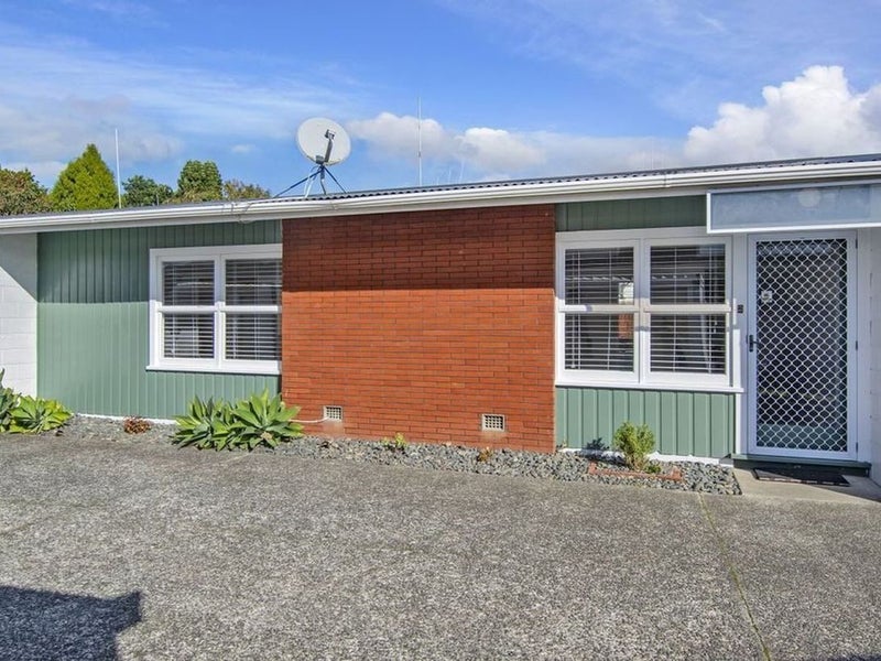 Image 1 of 8