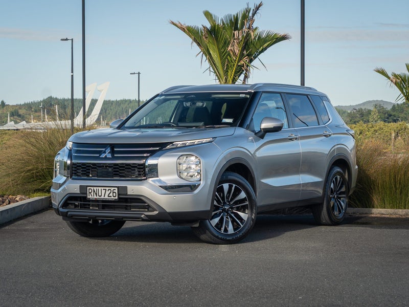 2026 Mitsubishi Outlander LS