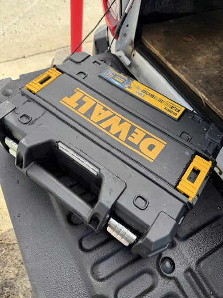 Dewalt Tool Container Carousel 1