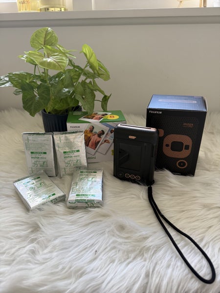Instax Mini Liplay with 40sheets of Film (GOOD AS NEW) Carousel 2