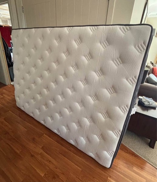 Queen Size Mattress - Brand New - Never been used.