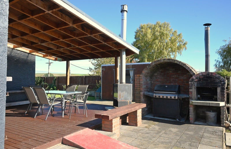 Image 3 of 24