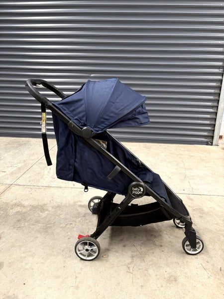 Baby Jogger Compact Travel Stroller – Foldable + Rain Cover + Bag Carousel 2