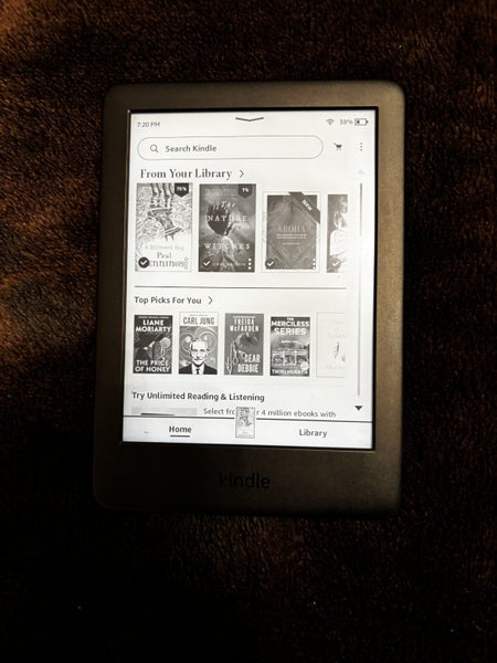 Amazon Kindle + Official Auto Wake Case – Perfect Condition Carousel 2
