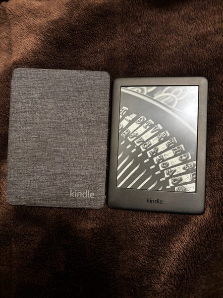 Amazon Kindle + Official Auto Wake Case – Perfect Condition Carousel 1