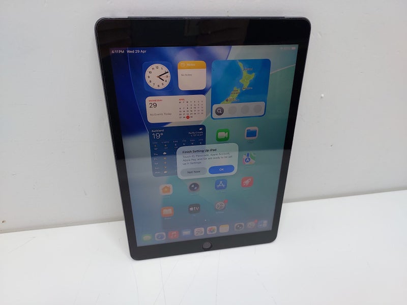 Apple iPad 8th Generation – 10.2" 32GB LTE – Space Grey Carousel 1