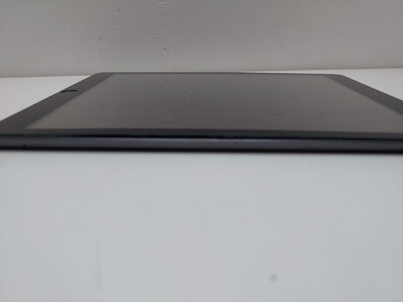 Apple iPad 8th Generation – 10.2" 32GB LTE – Space Grey Carousel 8