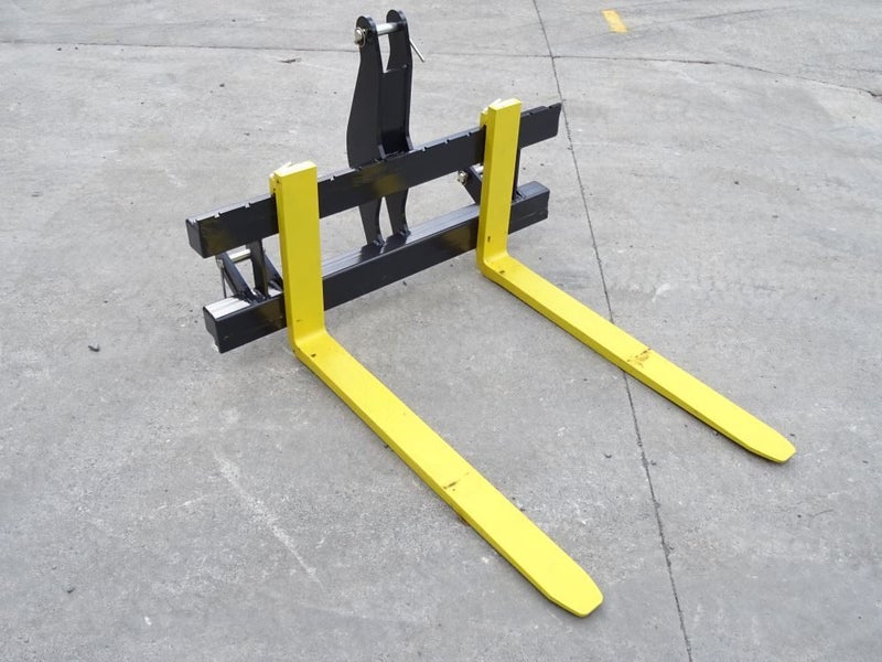 3 Point Linkage Pallet Forks 1.2m Carousel 1