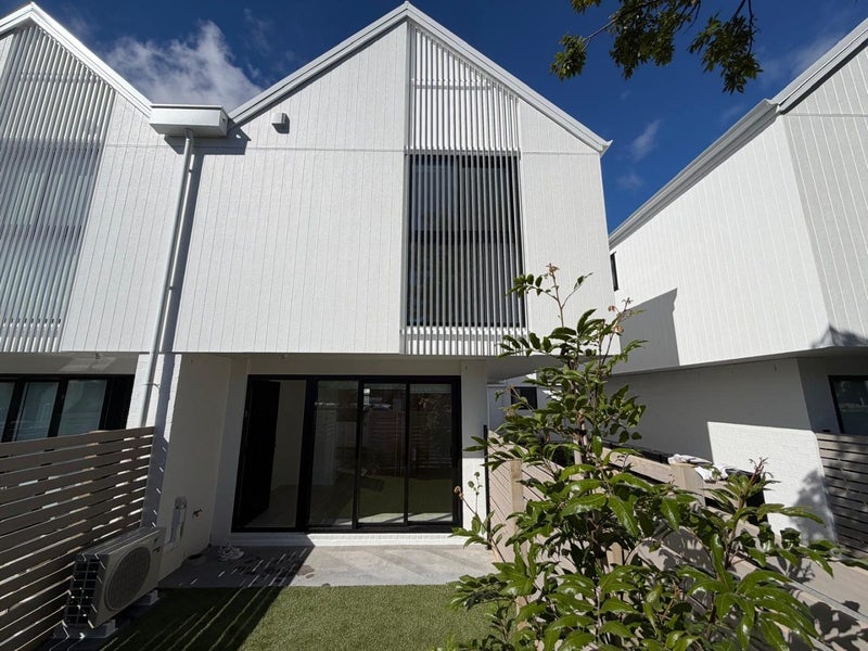 Image 1 of 14