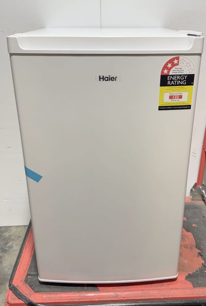 Haier 121L Bar Fridge Carousel 1