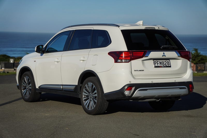 2022 Mitsubishi Outlander LS 2.4 4x4 7-seats, photo 3