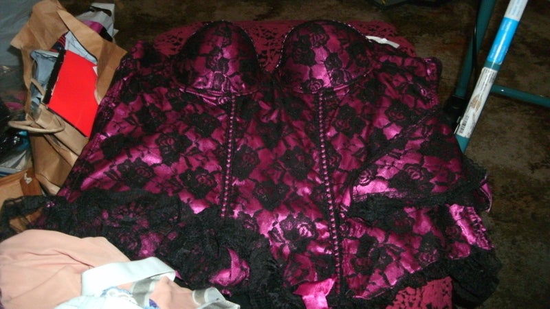 PLUS BUSTIER WITH SUSPENDERS NEW SIZE 3XLGE A GOOD SIZE