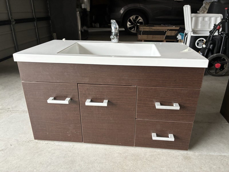 Used Bathroom Vanities Carousel 1