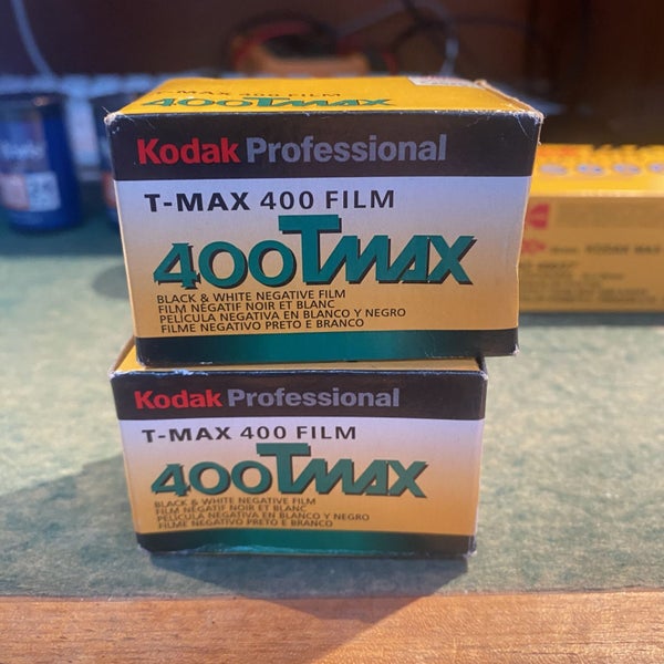 Kodak 400 TMAX Professional ISO 400, 135-36 36 Exp 24x36mm, B&W Negative Expired Carousel 1