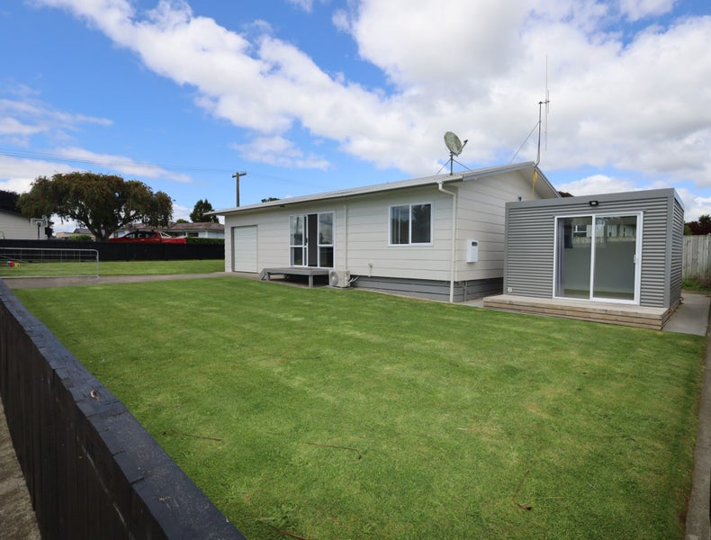 Image 1 of 20