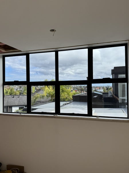 House lot of windows Carousel 1