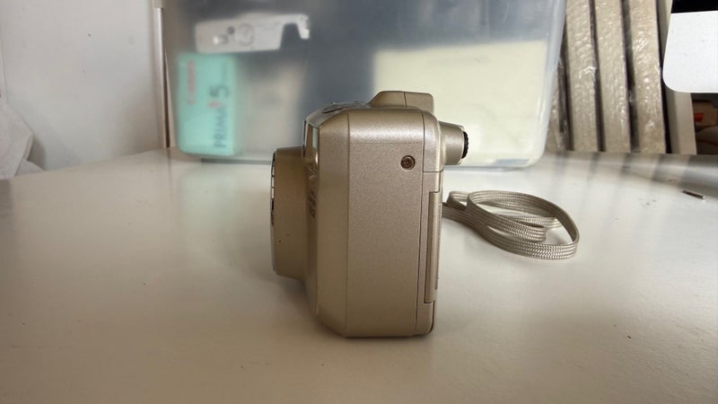 Yashica Zoomate 165SE Carousel 2