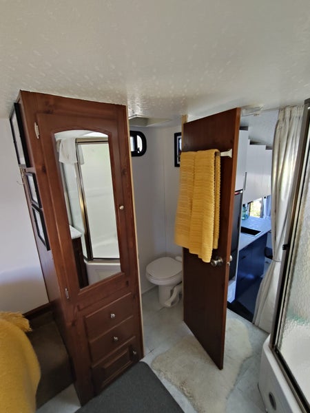 Tiny home on wheels4438181682361344012