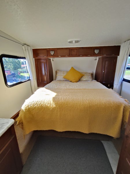 Tiny home on wheels4438181682361344010