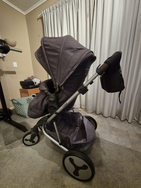 Britax Flex Pram and accessories452002804201564163