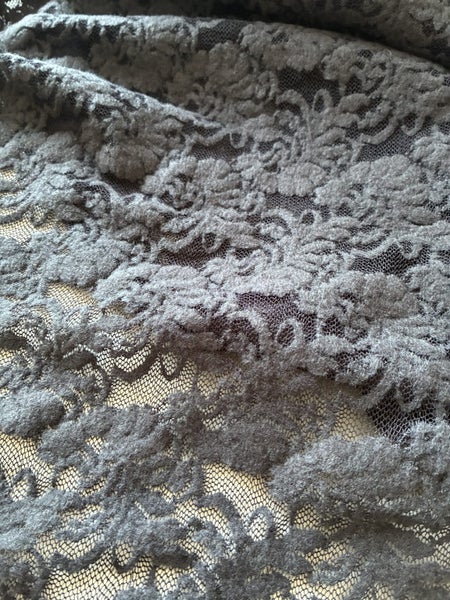 Wool mix lace in brown Carousel 2