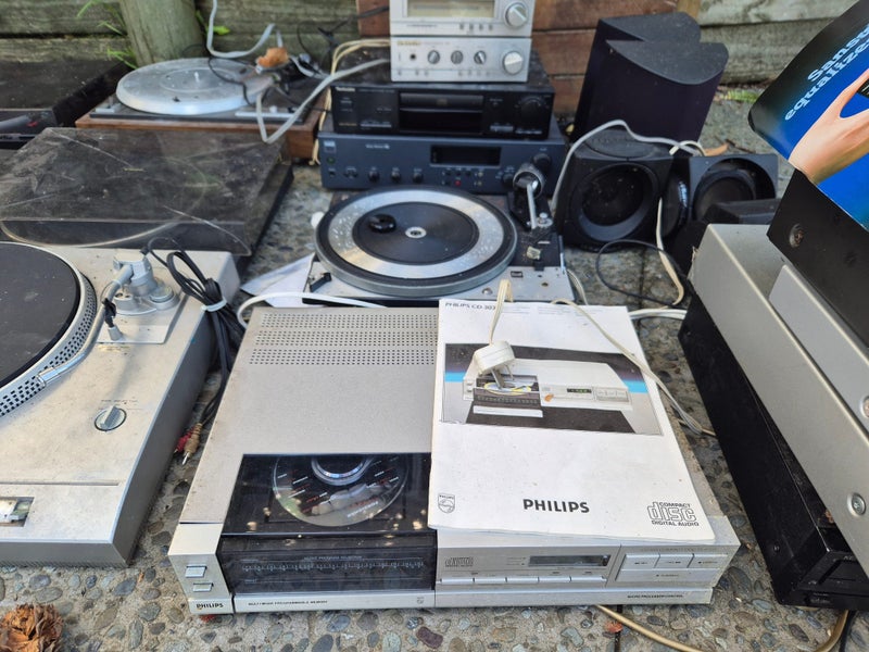 Huge Clear Out of Audio Gear (turntables, amps, tuners, cd players etc) Carousel 6