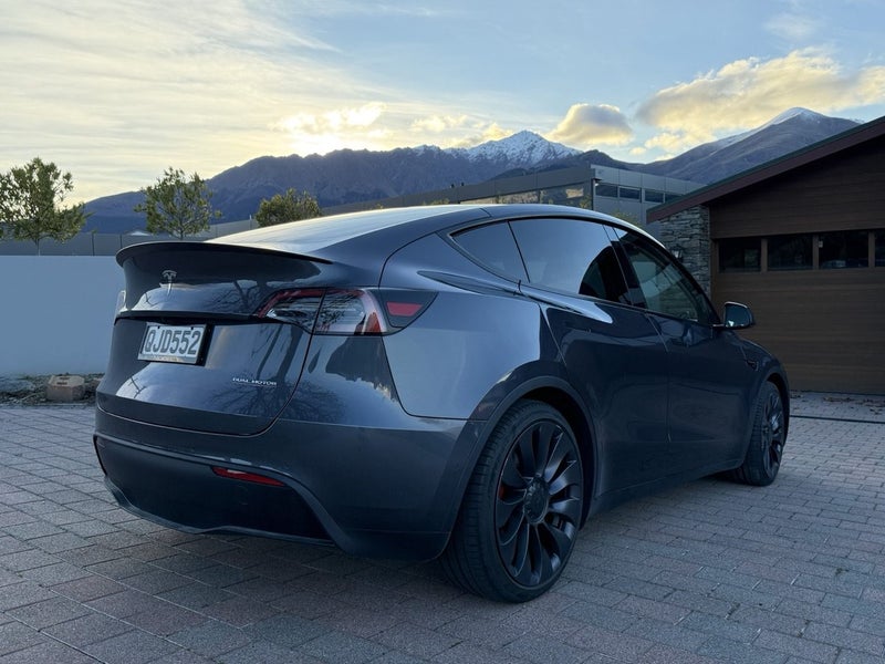 2024 Tesla Model Y Performance444553833208227843