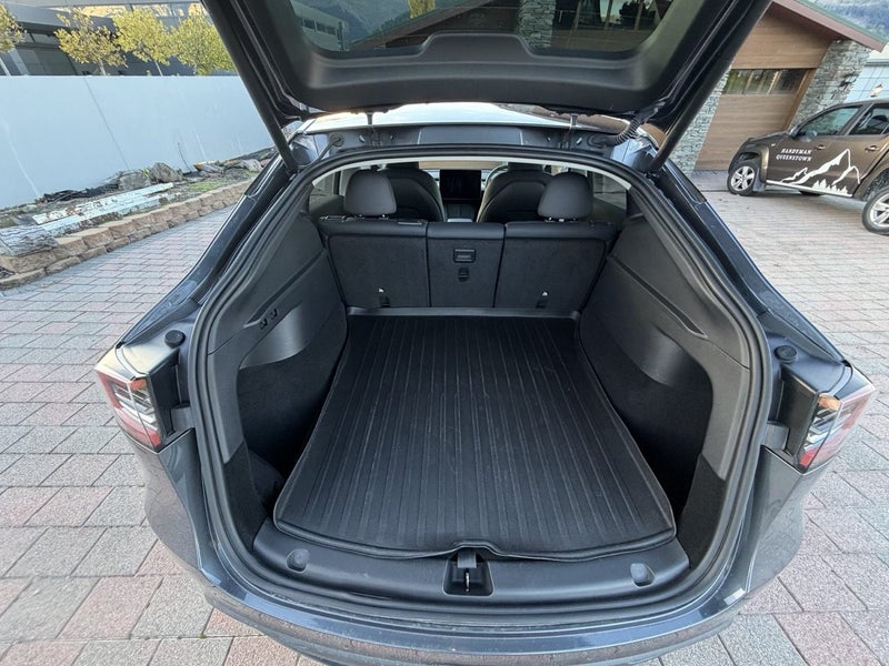 2024 Tesla Model Y Performance444553833208227844