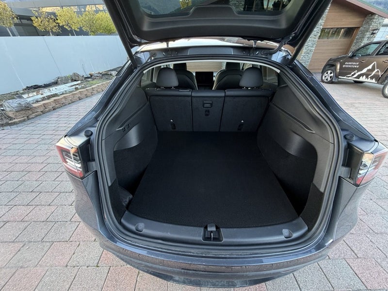 2024 Tesla Model Y Performance444553833208227845
