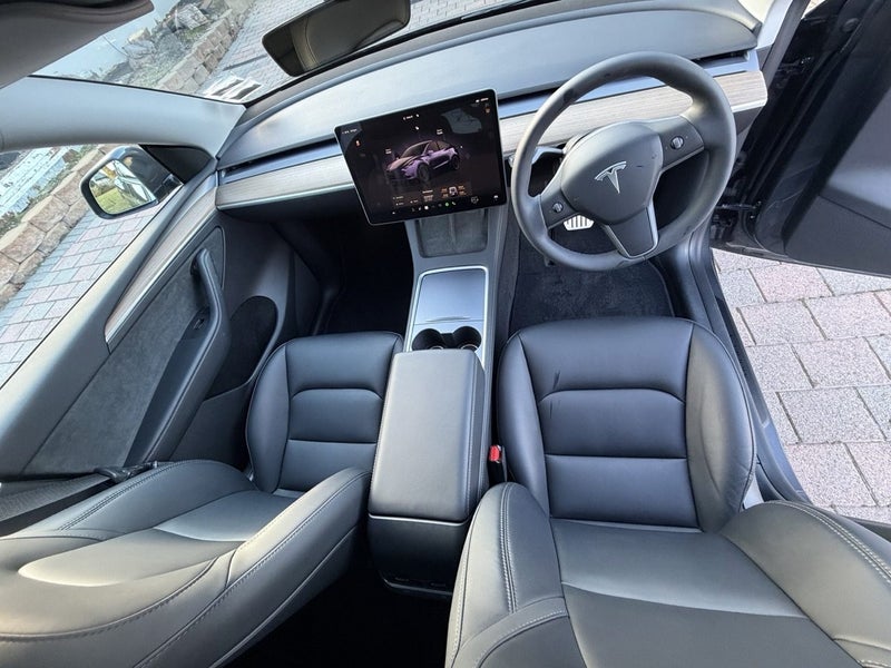 2024 Tesla Model Y Performance444553833208227847